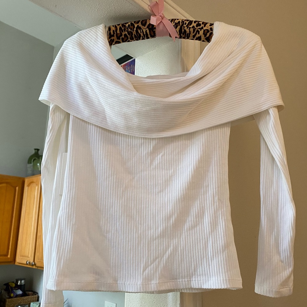 Elegant White Ribbed Off-Shoulder Top